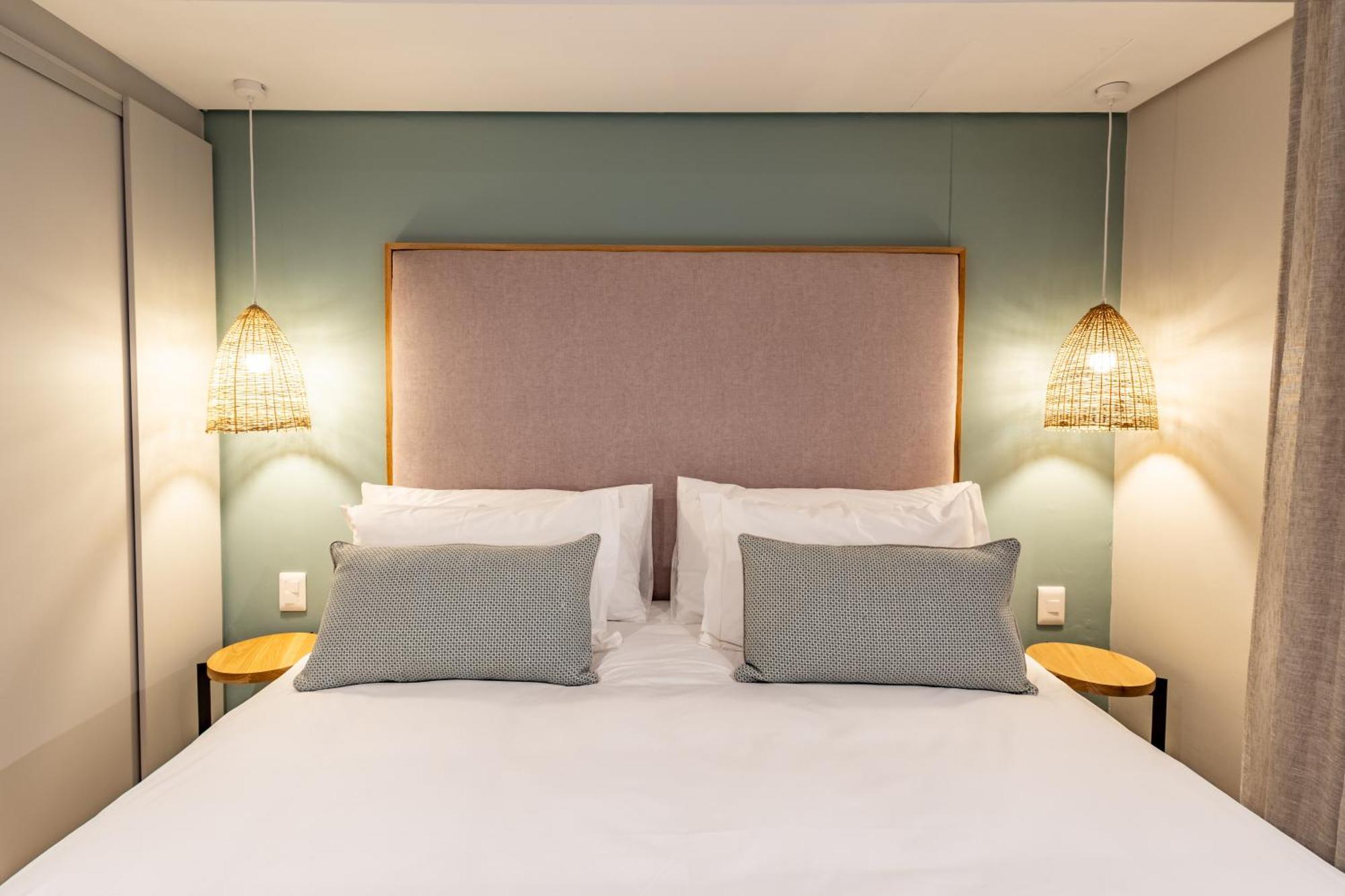Plett Quarter - Lion Roars & 4* Plettenberg Bay