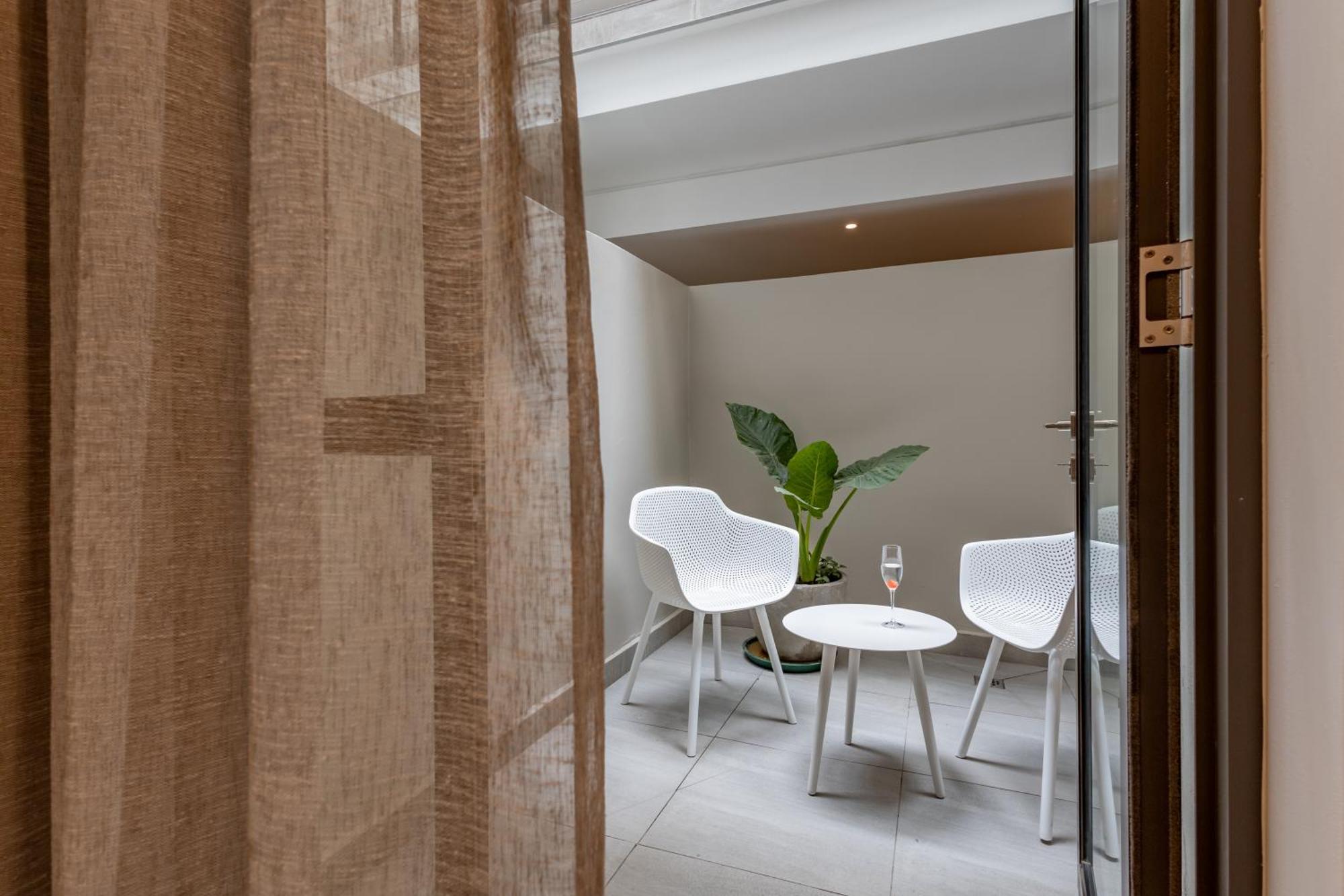 Plett Quarter - Lion Roars & Hotel 4*