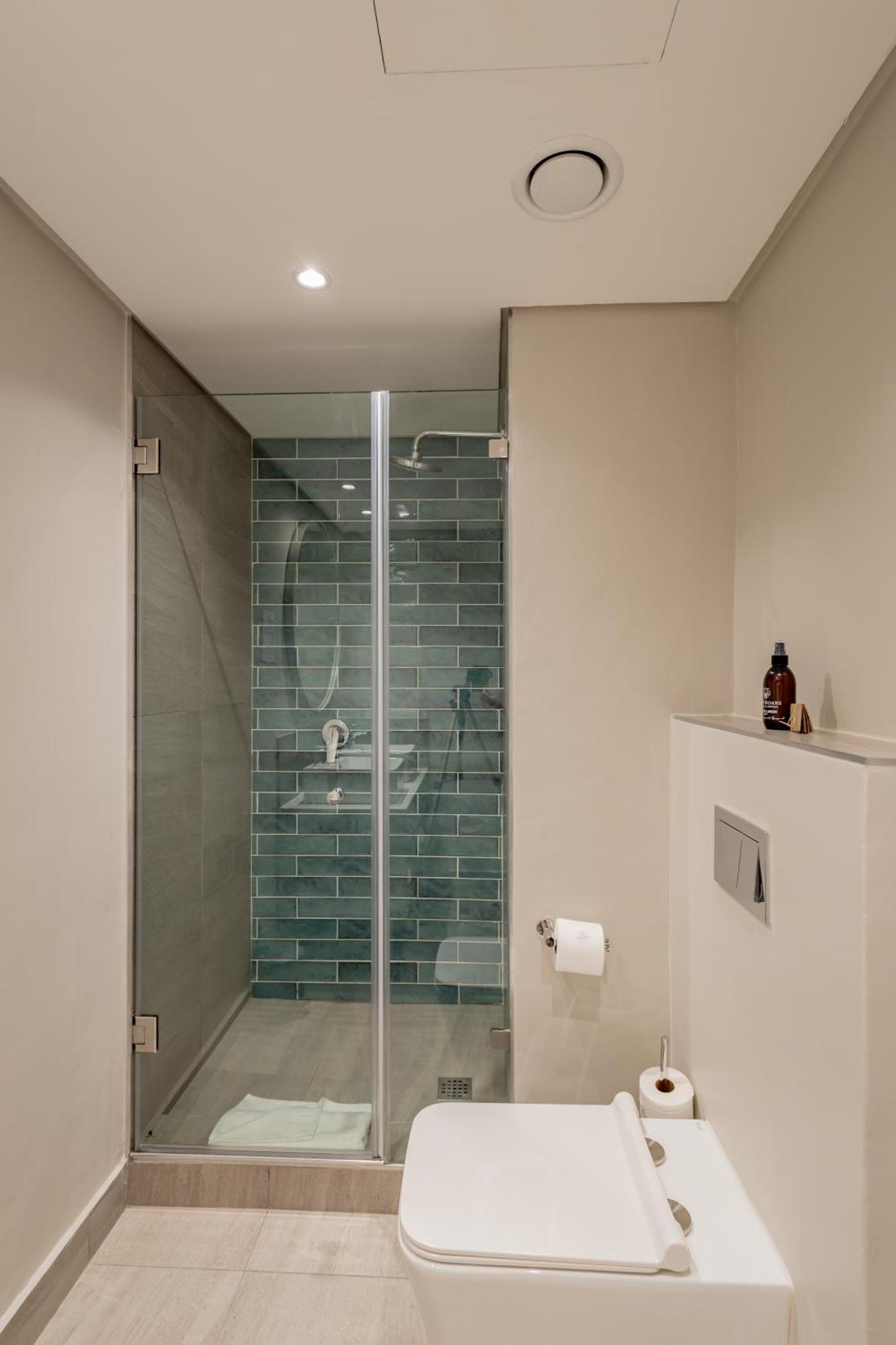 Plett Quarter - Lion Roars & Hotel 4*