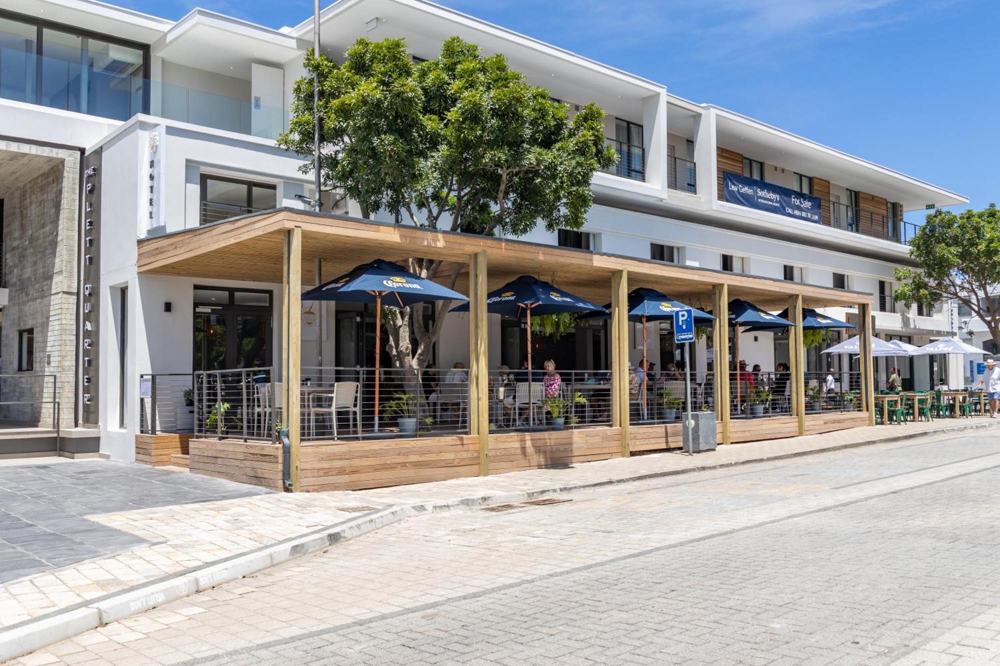 Plett Quarter - Lion Roars & 4* Plettenberg Bay