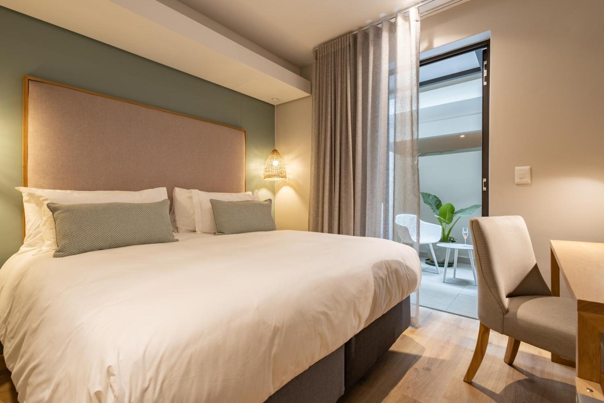Plett Quarter - Lion Roars & Plettenberg Bay